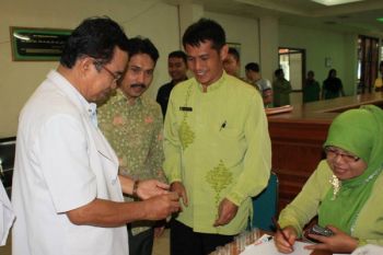 Pegawai RSUD Padang Panjang Lakukan Tes Urine