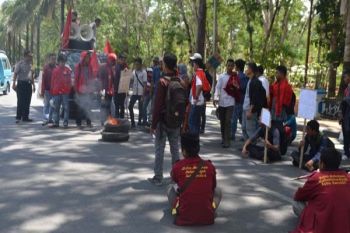 IMM Kota Kendari Tolak Kenaikan BBM