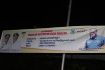 UP2KP sebar spanduk pengaduan kesehatan di Biak
