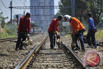 Dua Pelajar Curi Penambat Rel Kereta Api