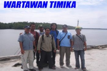 Wartawan Timika demo damai ke DPRD Mimika