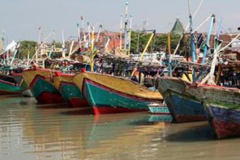 Nelayan Agam Tidak Melaut Akibat Gelombang Tinggi   