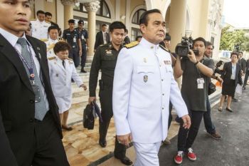 Pemilu Thailand Mundur sampai 2016