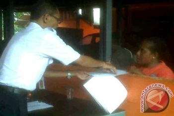 Warga Biak terima dana PSKS kompensasi BBM