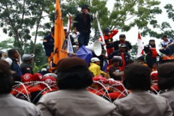 Buruh Tolak UMK Baru/Joko Sulistyo
