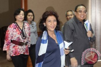 Menteri Susi Targetkan Dalam Enam Bulan Natuna Bersih Kegiatan Kapal Asing