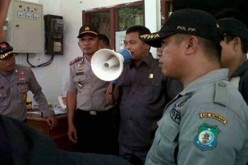 Mahasiswa Bombana Sultra Protes Krisis Listrik 