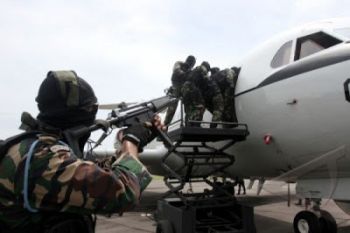 Para penyerbu di Ibu Kota Burkina menewaskan delapan orang