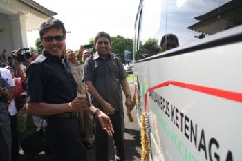 BPJS Ketenagakerjaan Bantu Pemprov Sumbar Satu Ambulance