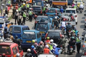 Langgar Rambu, 42 Bus dan Travel Ditilang