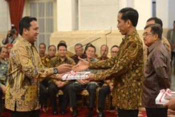  Presiden Serahkan DIPA 2015