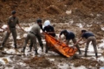 Longsor Banjarnegara,  Empat Korban Tewas Belum Teridentifikasi