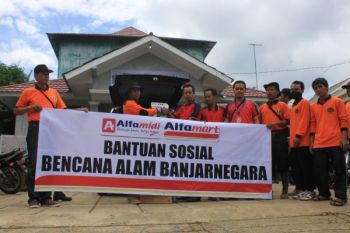 Direksi PT Sumber Alfaria Trijaya Kirim Relawan ke Banjarnegara