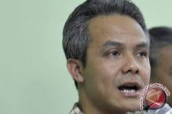 Ganjar Berniat Pindahkan Penduduk Rawan Tanah Longsor