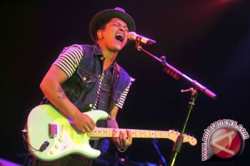  Mark Ronson Dan Bruno Mars Raih Puncak Tangga Single Inggris