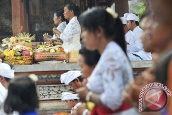 Umat Hindu Dharma Rayakan Galungan Penuh Khidmat