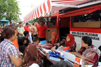 Di Solo, Urus Surat Kependudukan Sehari Selesai