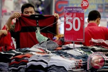 Jelang Natal Pusat Perbelanjaan Jayapura Ramai Pengunjung