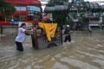 Banjir Menggenangi Tujuh Kecamatan di Jember