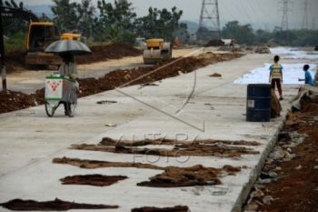 Jalan Pinggiran Kota Semarang Mulus