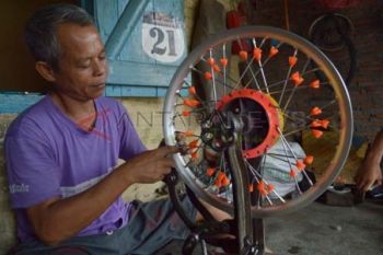 Stel Velg Sepeda Motor