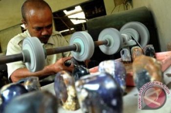 Pasar Batu Klawing Embrio Penjualan Kerajinan Batu