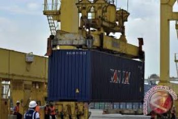 Volume Bongkar Muat Kontainer di TPKS Melejit