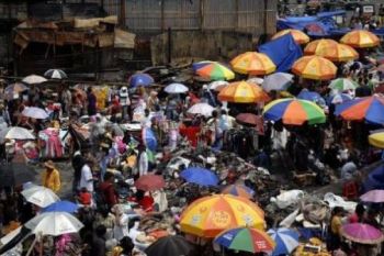 Gubernur  Tinjau Pasar Darurat Wonosobo