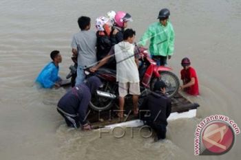 Banjir Melanda Sebagaian Kota Makassar 