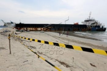 Kapal Penumpang Tanjungpinang-Batam Terdampar Akibat Asap