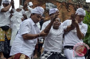 Jalan di Denpasar Ditutup Saat Ritual "Ngerebong"
