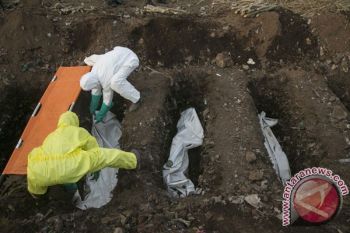  Pekerja Kesehatan AS Tiba Di Nebraska Untuk Pemeriksaan Ebola