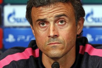 Pelatih Barcelona Enrique Berada di Bawah Tekanan