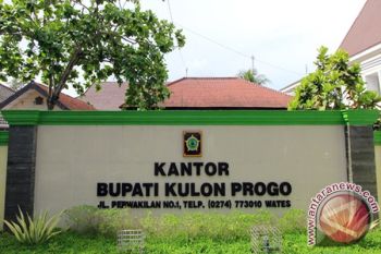 Kulon Progo membantu semen beku kepada peternak