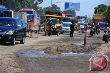 Ganjar: Jateng Segera Bebas dari Jalan Rusak 