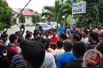 Mogok Protes Taksi Liar