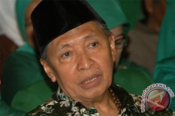 Hamzah Haz Membesuk Besannya Fuad Amin di Rutan KPK