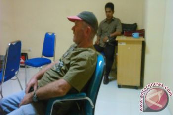 Imigrasi Mataram Amankan Dua Warga Australia