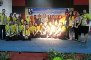 Gubernur &amp;  Karyawan  RRI Lampung
