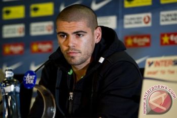 Victor Valdes Resmi Perkuat Manchester United