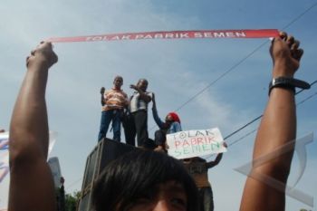 Warga Pati Kembali Demo Tolak Pabrik Semen