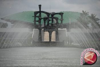  Legislator Imbau Muslim Tidak Terprovokasi Karikatur Nabi