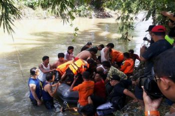 Wawali dan Basarnas temukan jasad warga Dendal hanyut