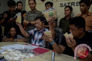 PENANGKAPAN PENGEDAR NARKOBA