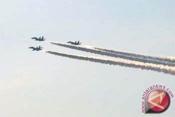 Tiap hari Sukhoi atraksi di F8 