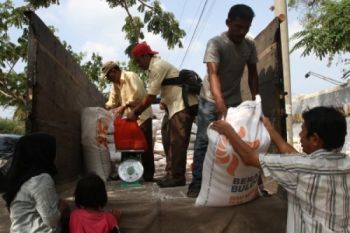 Kendalikan Harga, Bulog Siap Operasi Pasar