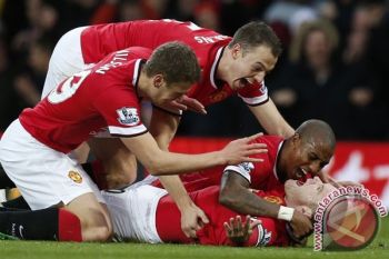 Manchester United KalahkanTottenham 3-0 