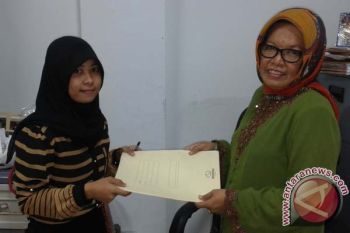 Mahasiswa UIM Antusas Terima Beasiswa Pemprov Sulsel 