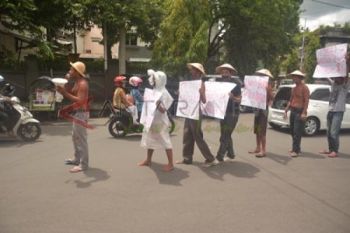 Aksi Jalan Mundur