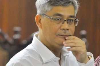 Akil Mochtar Selamati Ketua MK Yang Baru